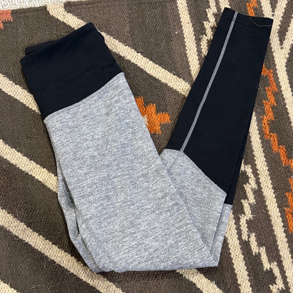 Manduka Black and Gray Women's Leggings - Picture 4 of 4